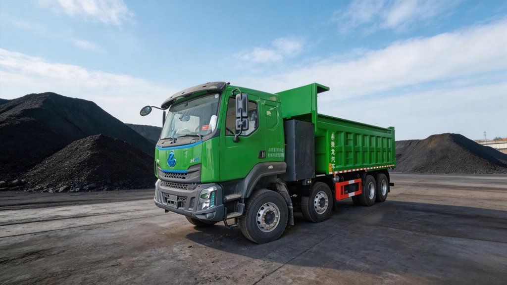 油价再高也不怕 乘龙H5 8X4轻量化纯电自卸助卡友赢在起跑线 - 第1张