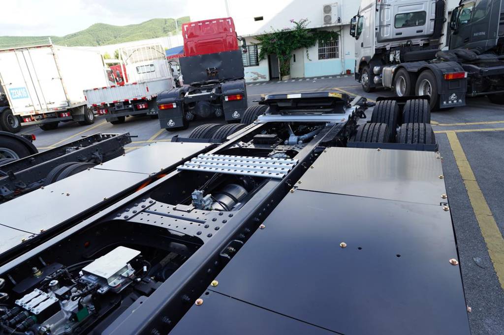 每年多赚3万6 乘龙H5超轻版纯电牵引助您资源运输赚不停 - 第4张