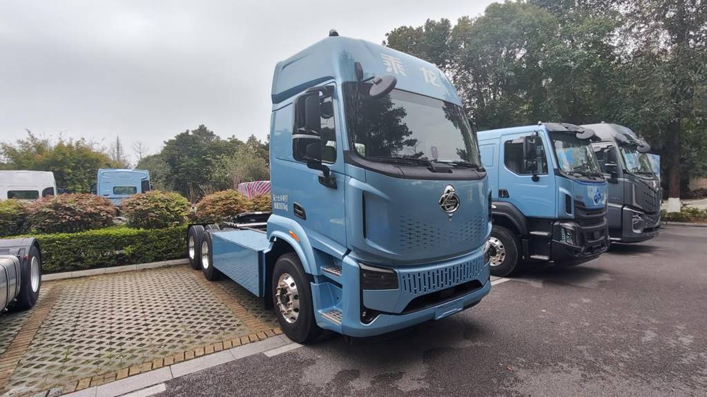 每年多赚3万！乘龙翼威5纯电牵引车轻量创富显实力 - 第4张