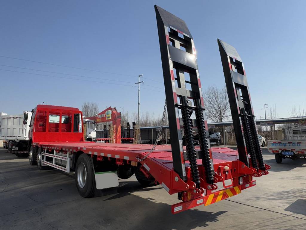 乘龙H5 6×2平板运输车：潍柴芯赋能 长轴稳护航 创富领跑 - 第4张