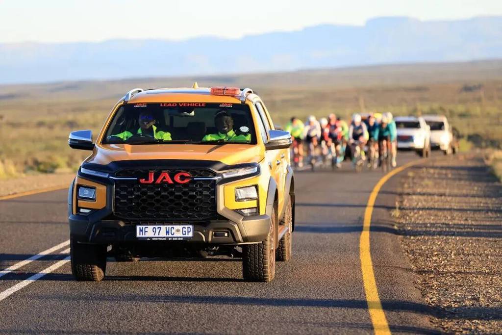 以车为媒 传递温暖——JAC 连续三年护航南非 “极限骑行・抗击饥饿”公益活动 - 第1张 - 提加商用车网 以车为媒 传递温暖——JAC 连续三年护航南非 “极限骑行・抗击饥饿”公益活动 - 第1张