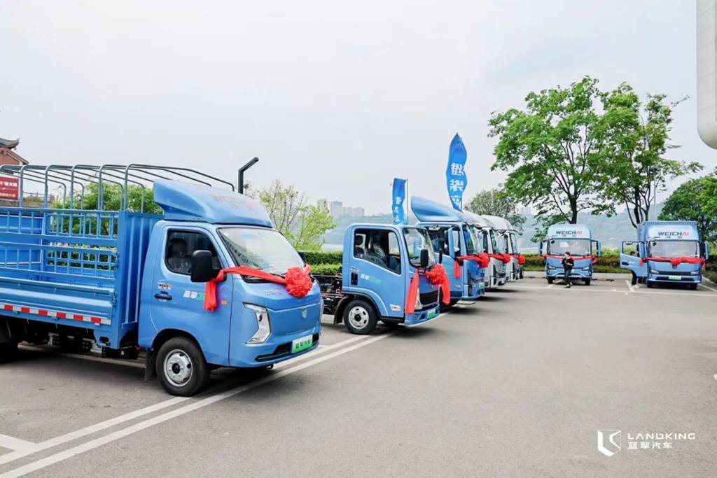 双星闪耀山城！潍柴蓝擎X7超混/LNG轻卡正式上市，续航省钱都出色！ - 第8张