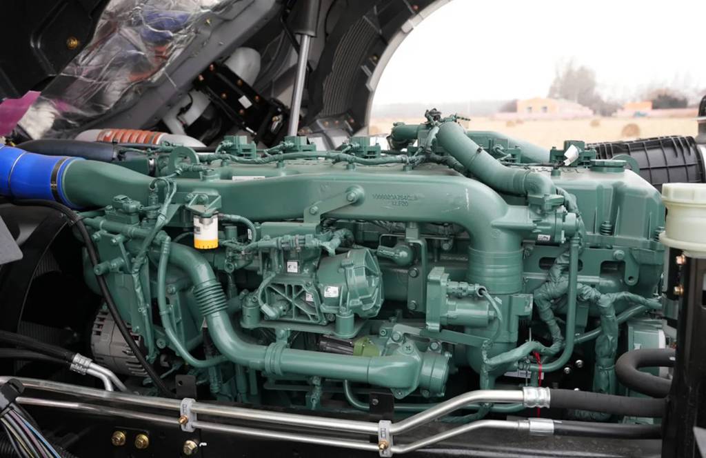 芯视界|J6 Pro 6SV3 LNG牵引车:打破固有局限,解锁货运新可能! - 第2张 - 提加商用车网 芯视界|J6 Pro 6SV3 LNG牵引车:打破固有局限,解锁货运新可能! - 第2张