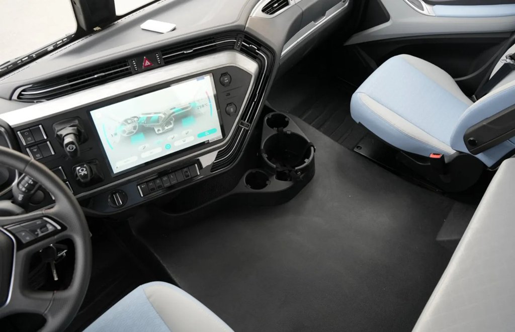 芯视界|J6 Pro 6SV3 LNG牵引车:打破固有局限,解锁货运新可能! - 第4张 - 提加商用车网 芯视界|J6 Pro 6SV3 LNG牵引车:打破固有局限,解锁货运新可能! - 第4张