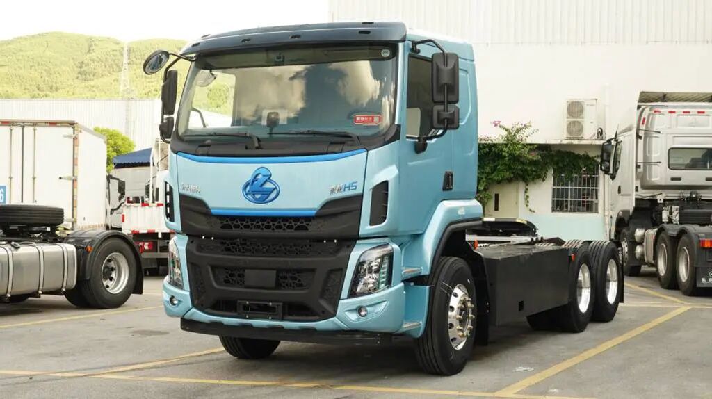 鲜乘直通车 | 越跑越值，越开越赚：乘龙H5超轻版纯电牵引车用里程续写前程，用实力兑现收益 - 第1张