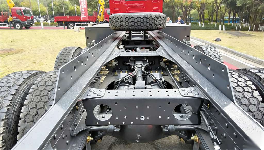 鲜乘直通车 | 全勤奖，乘龙H7 8X4纯电自卸车帮我拿到了！ - 第5张