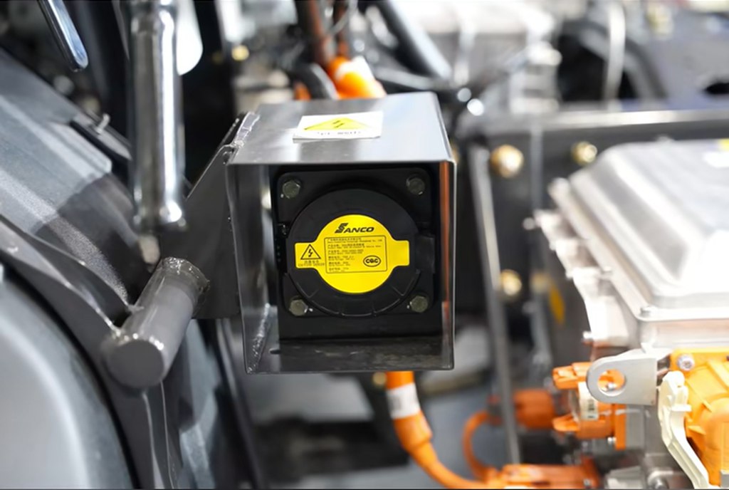 鲜乘直通车 | 老板们~这是乘龙翼威2城配物流车的简历，请查收！ - 第6张