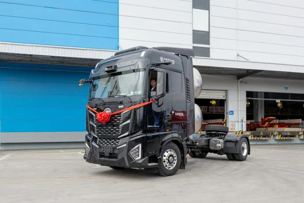 首批179台搭载高速公路领航功能福田欧曼LNG重卡顺利交付华东客户 - 第4张