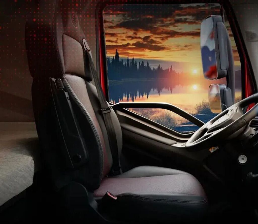 J6V 8×4载货车：创富路上的全能实力派 - 第3张