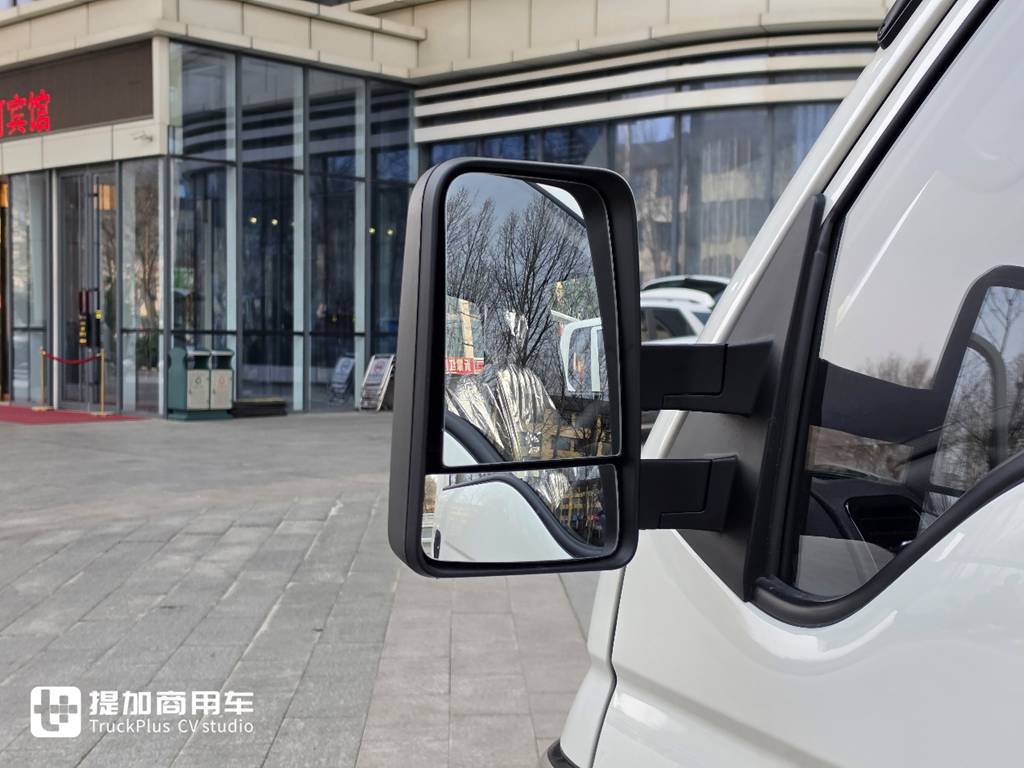 轻卡级承载，还有82度大电池+舒适内饰，江淮新能源EX6电动小卡实拍 - 第4张