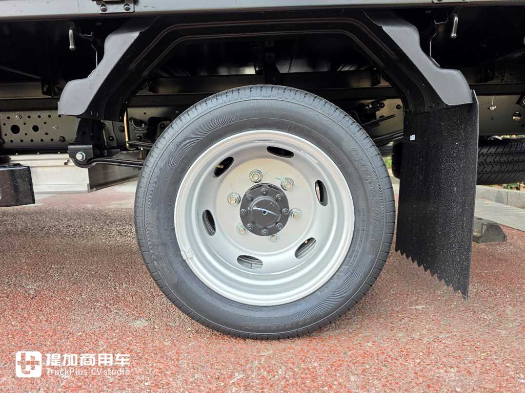轻卡级承载，还有82度大电池+舒适内饰，江淮新能源EX6电动小卡实拍 - 第12张