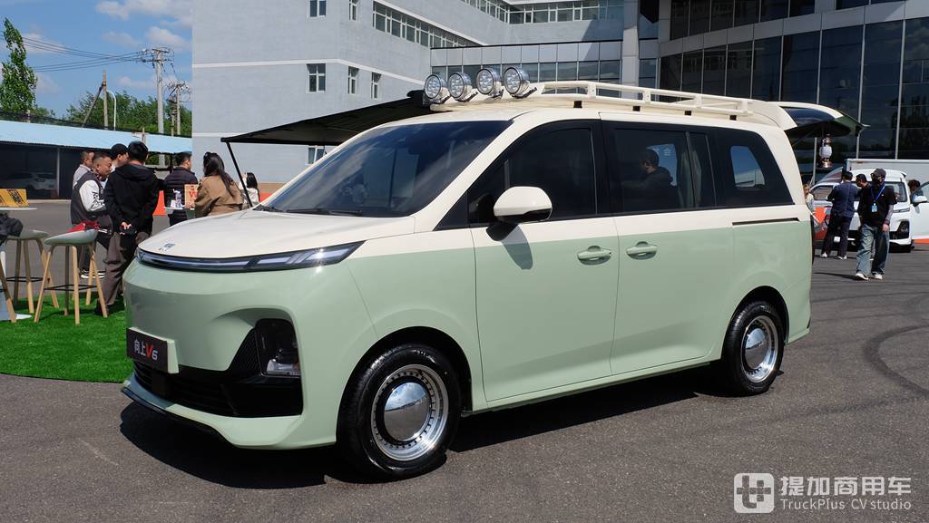 商用车乘用化新标杆，体面创富全能选手，鑫源汽车向上 V6纯电VAN 实拍 - 第14张