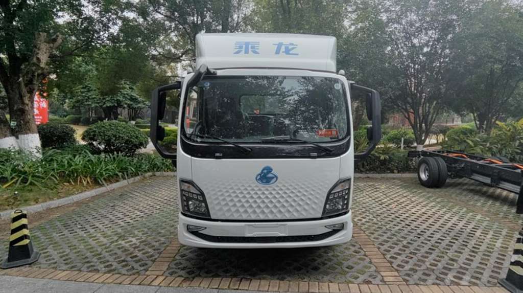 鲜乘直通车 | 小鲜肉美味出道的秘密,都在这辆乘龙翼威2冷链运输车里 - 第1张 - 提加商用车网 鲜乘直通车 | 小鲜肉美味出道的秘密,都在这辆乘龙翼威2冷链运输车里 - 第1张