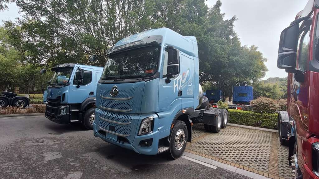 570大马力轻自重,乘龙H7 Pro LNG牵引车中长途运输赚更多 - 第1张 - 提加商用车网 570大马力轻自重,乘龙H7 Pro LNG牵引车中长途运输赚更多 - 第1张