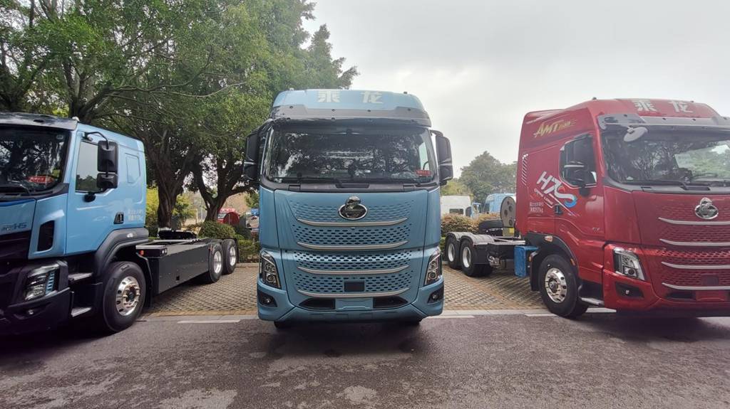 570大马力轻自重,乘龙H7 Pro LNG牵引车中长途运输赚更多 - 第4张 - 提加商用车网 570大马力轻自重,乘龙H7 Pro LNG牵引车中长途运输赚更多 - 第4张