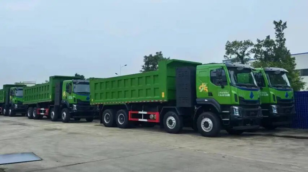 鲜乘直通车 | 乘龙H5 新能源8×4轻量化自卸:纯电趋势的硬核剧透 - 第2张 - 提加商用车网 鲜乘直通车 | 乘龙H5 新能源8×4轻量化自卸:纯电趋势的硬核剧透 - 第2张