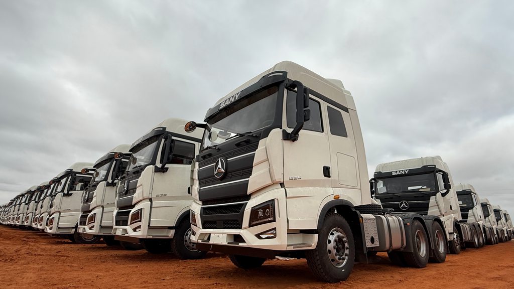 扬帆出海，再拓非洲版图！125台重型牵引车成功交付安哥拉 - 第1张