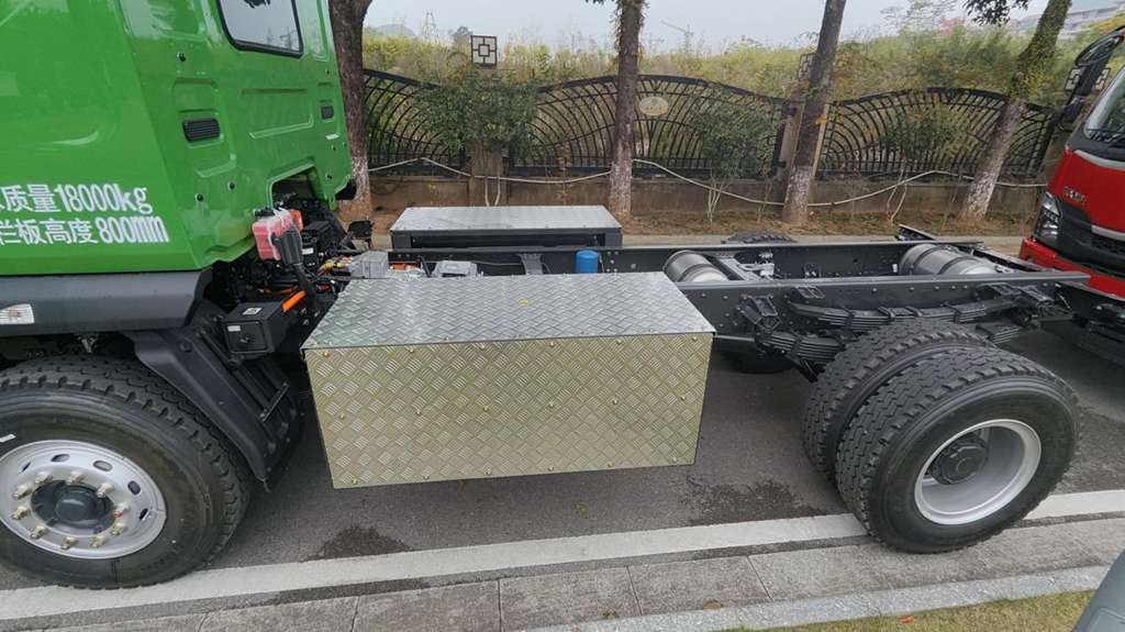 鲜乘直通车 | 复杂工况游刃有余,乘龙L3 4×2纯电自卸车凭实力入局 - 第3张 - 提加商用车网 鲜乘直通车 | 复杂工况游刃有余,乘龙L3 4×2纯电自卸车凭实力入局 - 第3张