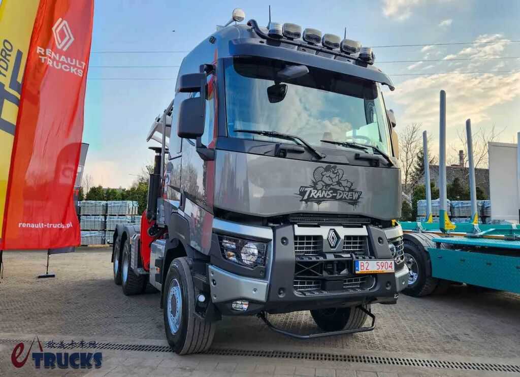 6×6驱动的“法式”沃尔沃卡车？内饰外观都独具特色，雷诺K520木材运输车实拍 - 第1张