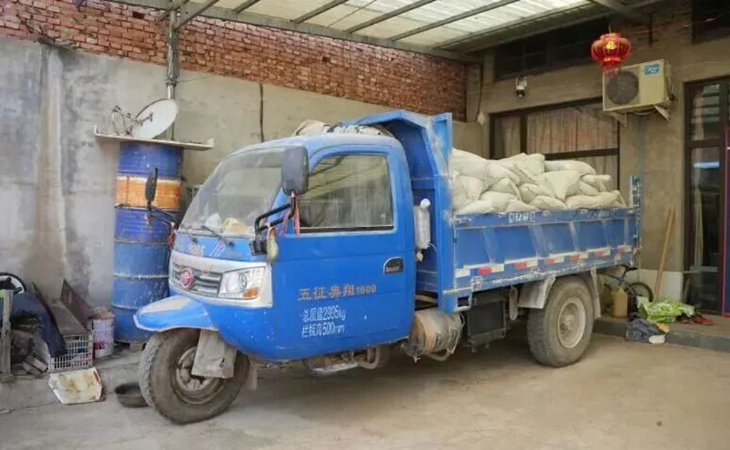 山西权师傅：从五征三轮车到飞碟金牛，15年5辆车，奔跑出生活向上的路 - 第2张