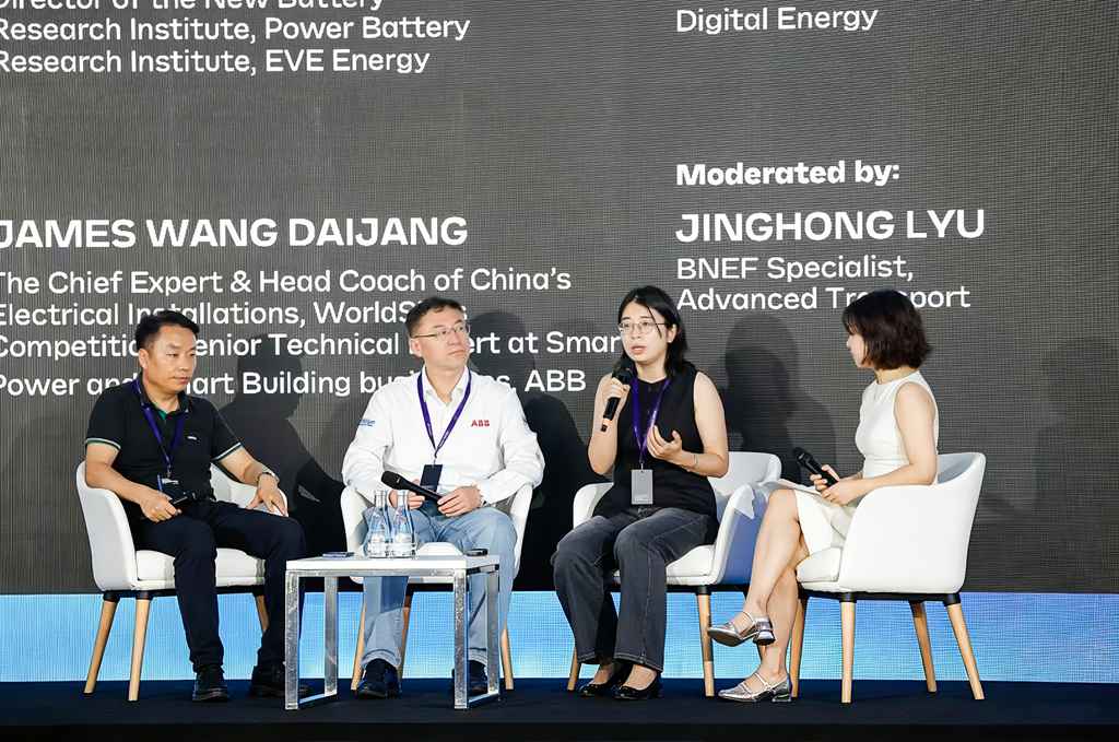 亿纬锂能卢海燕博士:从赛道到公路,以极致技术加速智能出行 - 第1张 - 提加商用车网 亿纬锂能卢海燕博士:从赛道到公路,以极致技术加速智能出行 - 第1张