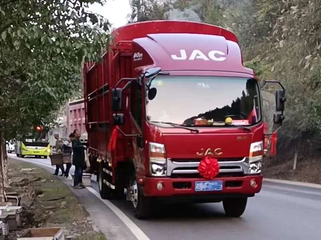 【江淮1卡车友记·六十一】巾帼卡姐驰骋货运路,江淮 1 卡帅铃伴她一路前行 - 第2张 - 提加商用车网 【江淮1卡车友记·六十一】巾帼卡姐驰骋货运路,江淮 1 卡帅铃伴她一路前行 - 第2张