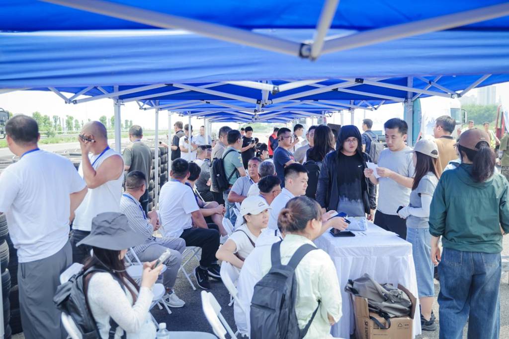 以用户为尺,验可靠品质:东风商用车2026年中卡新品共创品鉴会圆满结束 - 第4张 - 提加商用车网 以用户为尺,验可靠品质:东风商用车2026年中卡新品共创品鉴会圆满结束 - 第4张