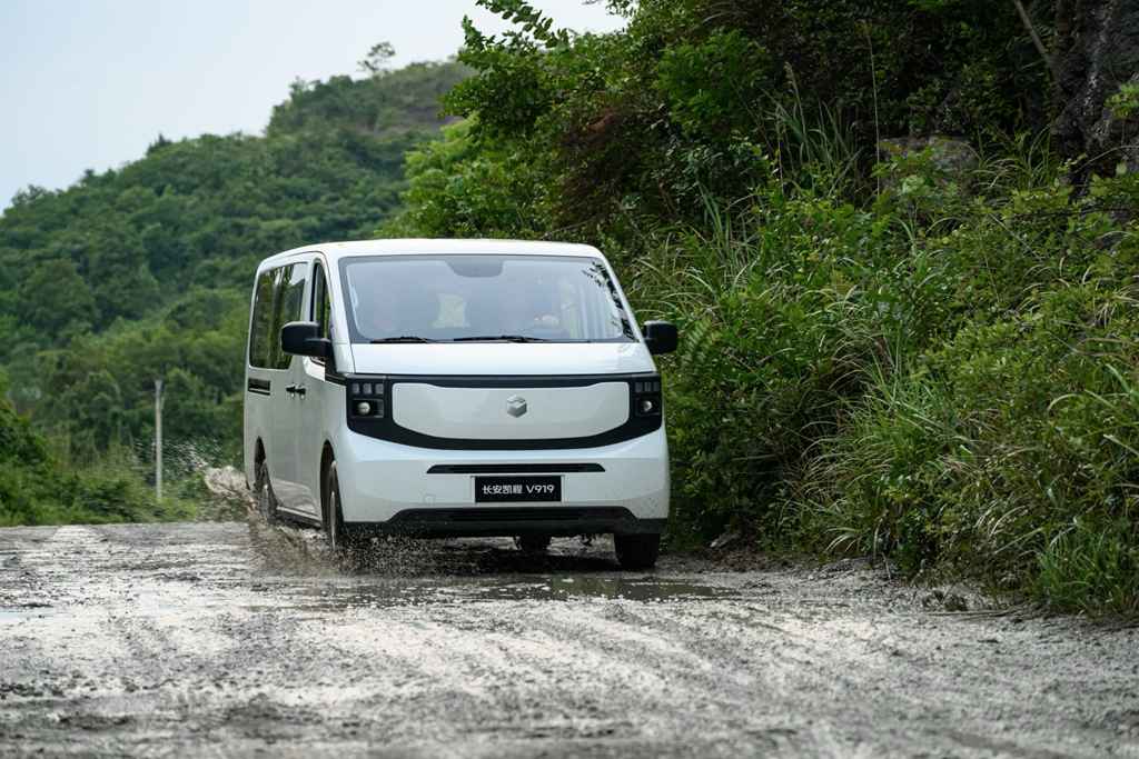 从“第一撞”到“新标杆”:长安凯程V919续写安全新篇 - 第4张 - 提加商用车网 从“第一撞”到“新标杆”:长安凯程V919续写安全新篇 - 第4张