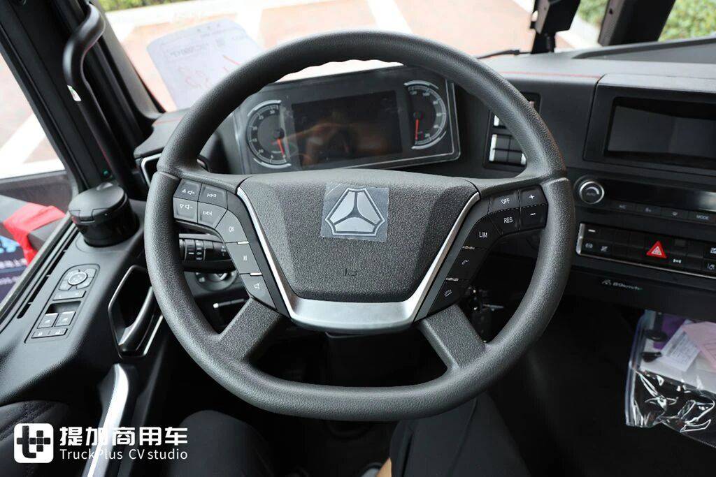 这款汕德卡牵引车起售价不到20万?还是曼机动力链,重汽最新推出的汕德卡G7M港牵实拍 - 第11张 - 提加商用车网 这款汕德卡牵引车起售价不到20万?还是曼机动力链,重汽最新推出的汕德卡G7M港牵实拍 - 第11张