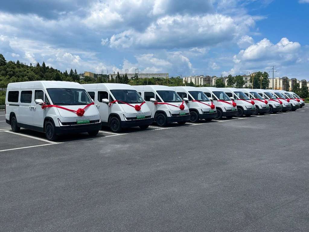 卡文乐福丨营运版产品再次批量交付，深入西南城乡客运场景 - 第1张