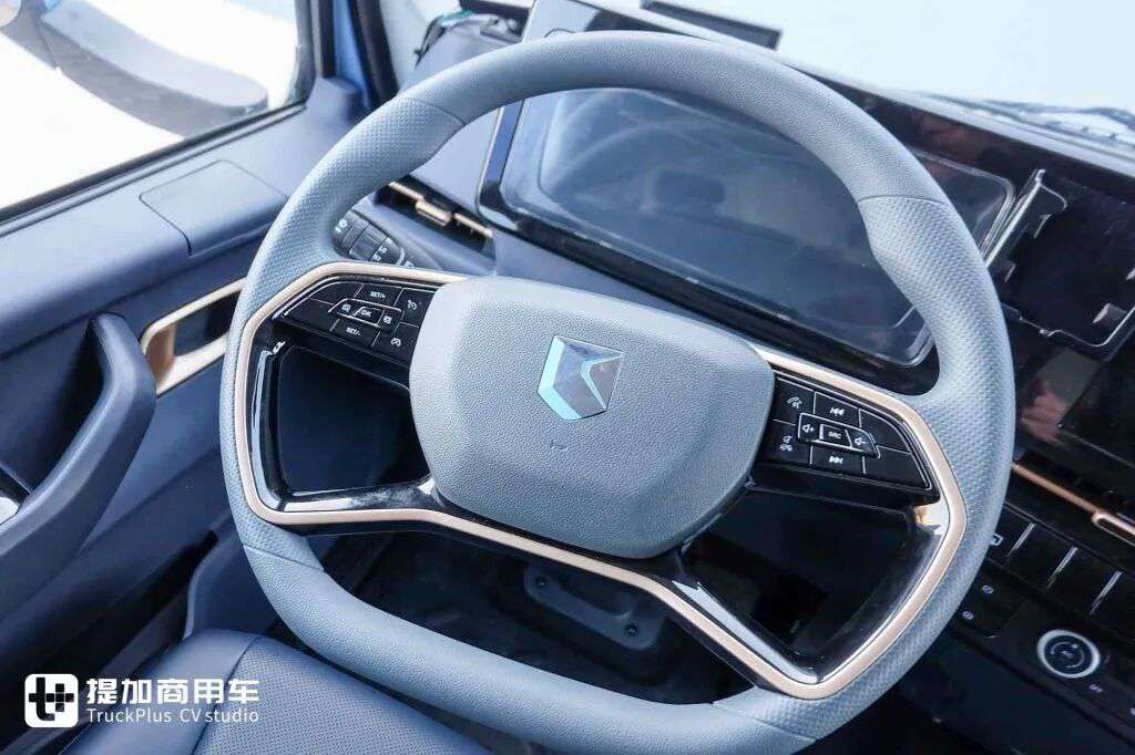 原厂上装,超丰富电池、电驱规格!潍柴新能源蓝擎X7纯电动冷藏车实拍 - 第12张 - 提加商用车网 原厂上装,超丰富电池、电驱规格!潍柴新能源蓝擎X7纯电动冷藏车实拍 - 第12张
