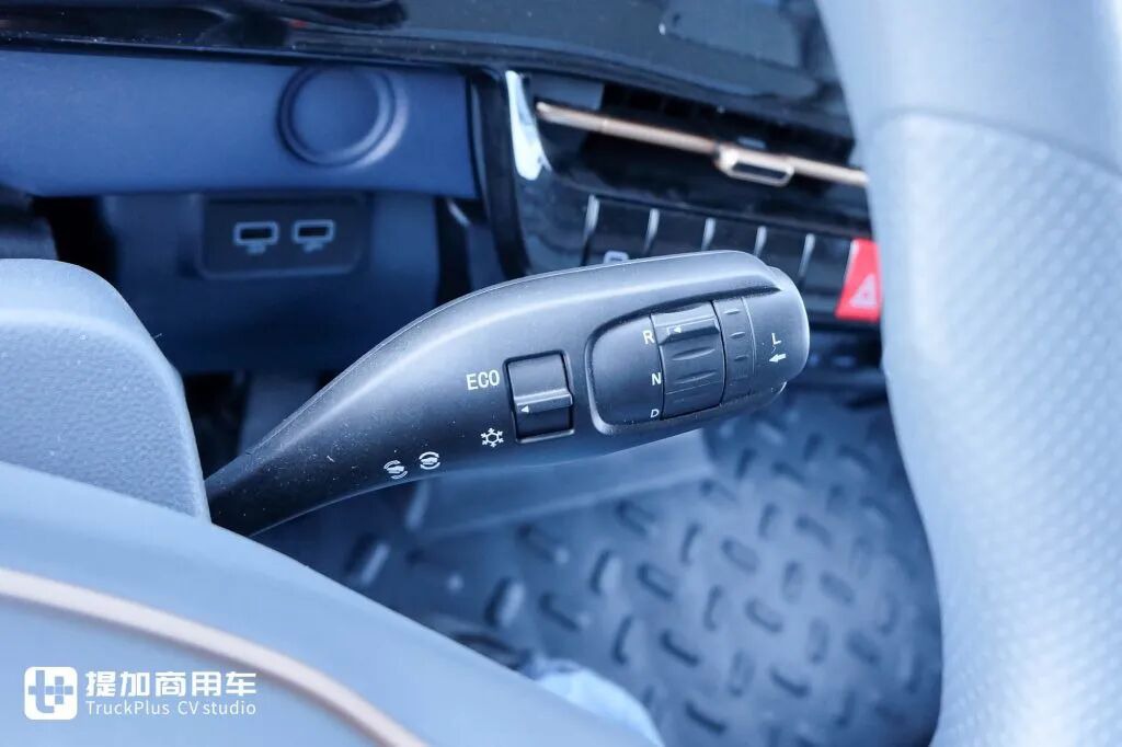 原厂上装,超丰富电池、电驱规格!潍柴新能源蓝擎X7纯电动冷藏车实拍 - 第13张 - 提加商用车网 原厂上装,超丰富电池、电驱规格!潍柴新能源蓝擎X7纯电动冷藏车实拍 - 第13张