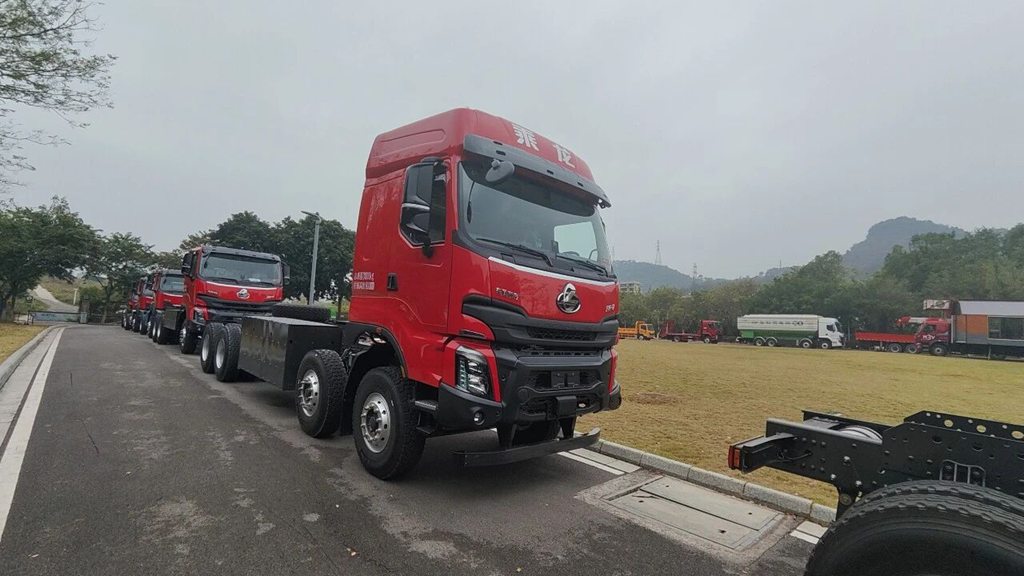鲜乘直通车|重载起步稳、续航补能快,乘龙H7 8×4纯充自卸车工程运输实力搭档 - 第5张 - 提加商用车网 鲜乘直通车|重载起步稳、续航补能快,乘龙H7 8×4纯充自卸车工程运输实力搭档 - 第5张