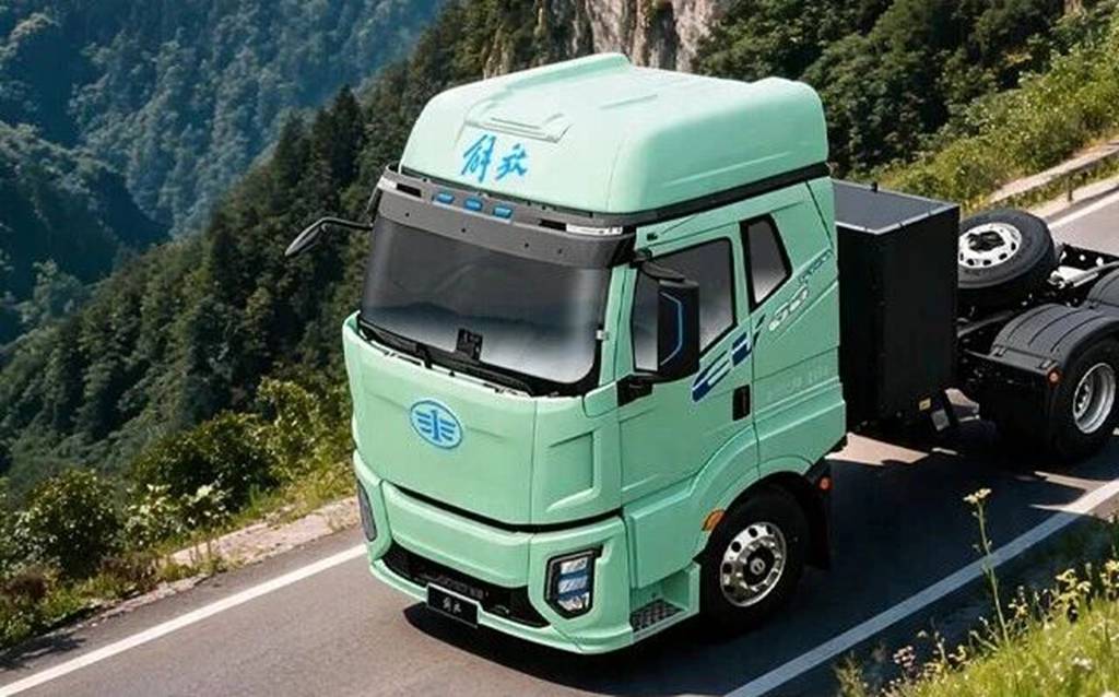 J6 Pro纯电牵引车:一路从容到底,越开越上瘾 - 第1张 - 提加商用车网 J6 Pro纯电牵引车:一路从容到底,越开越上瘾 - 第1张