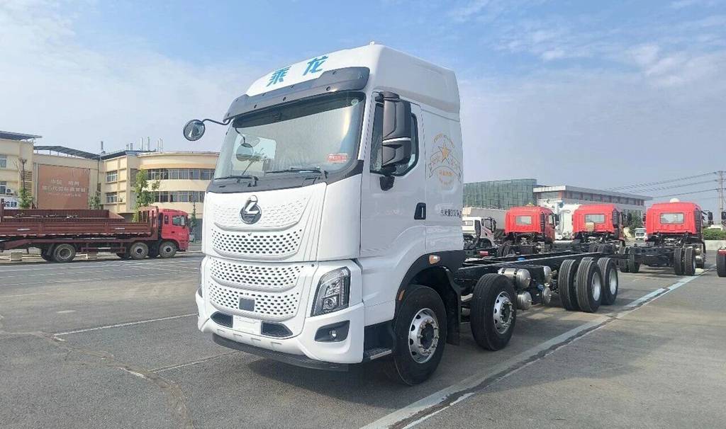 鲜乘直通车|运输升级,收益稳增:乘龙 H7 Pro 8×4 恒温畜禽车助力卡友跑稳每一趟收益 - 第3张 - 提加商用车网 鲜乘直通车|运输升级,收益稳增:乘龙 H7 Pro 8×4 恒温畜禽车助力卡友跑稳每一趟收益 - 第3张