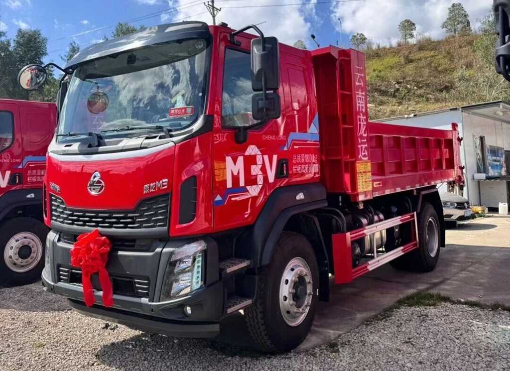 鲜乘直通车 | 山路拉砂石总爬不动?乘龙M3潍柴4×2 300马力自卸车重载运输不挑路 - 第2张 - 提加商用车网 鲜乘直通车 | 山路拉砂石总爬不动?乘龙M3潍柴4×2 300马力自卸车重载运输不挑路 - 第2张