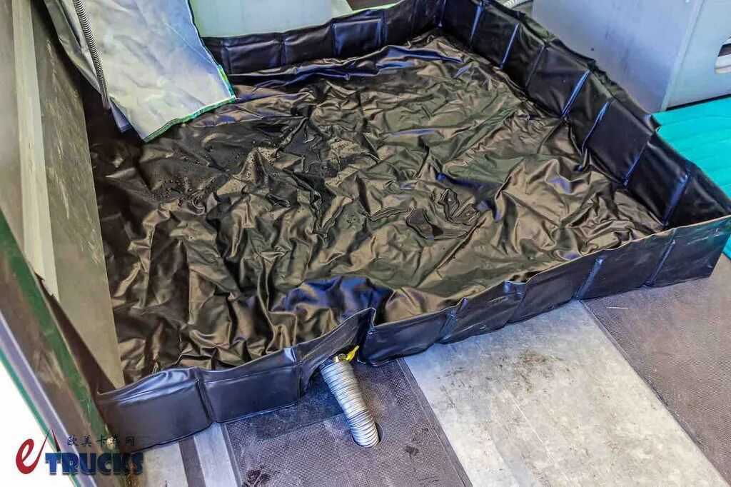 2000成本,手搓带厨房和淋浴生活舱”!带你看德国卡友如何改造自己的达夫XG卡车 - 第16张 - 提加商用车网 2000成本,手搓带厨房和淋浴生活舱”!带你看德国卡友如何改造自己的达夫XG卡车 - 第16张