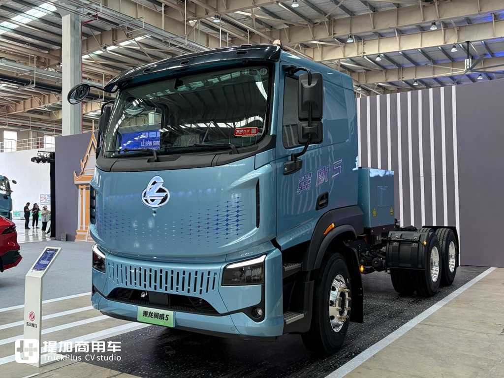 8.5吨自重+400度电!乘龙翼威5超轻版3.0上市,轻700公斤每年多赚2.7万 - 第1张 - 提加商用车网 8.5吨自重+400度电!乘龙翼威5超轻版3.0上市,轻700公斤每年多赚2.7万 - 第1张