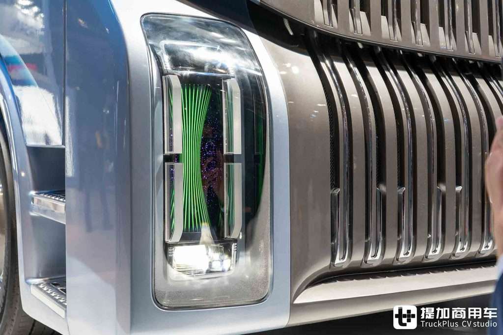 2026IAA：可氢可电无续航焦虑！东风柳汽乘龙氢燃料电池高速干线牵引车实拍评测 - 第5张