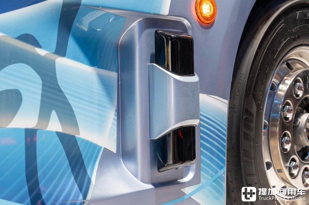 2026IAA：可氢可电无续航焦虑！东风柳汽乘龙氢燃料电池高速干线牵引车实拍评测 - 第7张
