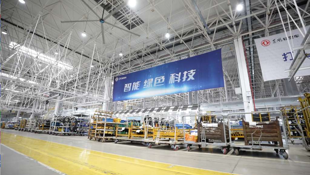 中外媒体走进东风股份襄阳工厂:见证中国智造硬实力 - 第4张 - 提加商用车网 中外媒体走进东风股份襄阳工厂:见证中国智造硬实力 - 第4张