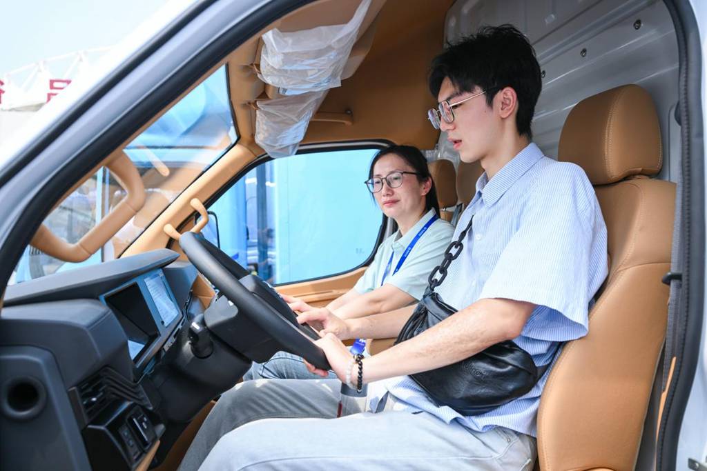 东方风起处 绿智向全球——东风股份以电氢多能源全场景布局回答轻型商用车转型之问 - 第7张