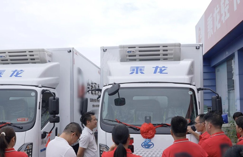 乘龙报社 | 好产品用订单投票！乘龙翼威2纯电动冷藏轻卡三度交付 - 第2张