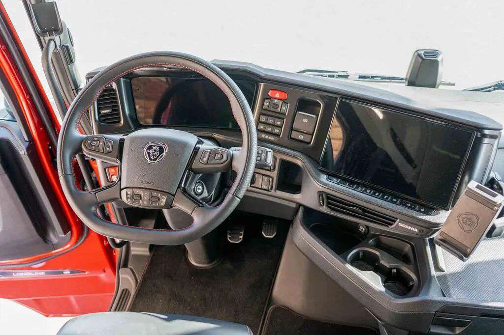2026IAA:驾驶室加长80厘米,770匹V8动力,斯堪尼亚LongLine牵引车深度实拍 - 第17张 - 提加商用车网 2026IAA:驾驶室加长80厘米,770匹V8动力,斯堪尼亚LongLine牵引车深度实拍 - 第17张