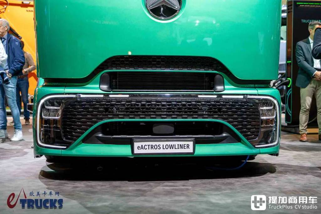 2026IAA：长途电动重卡也能玩低鞍座？奔驰eActros Lowliner牵引车深度实拍评测 - 第6张
