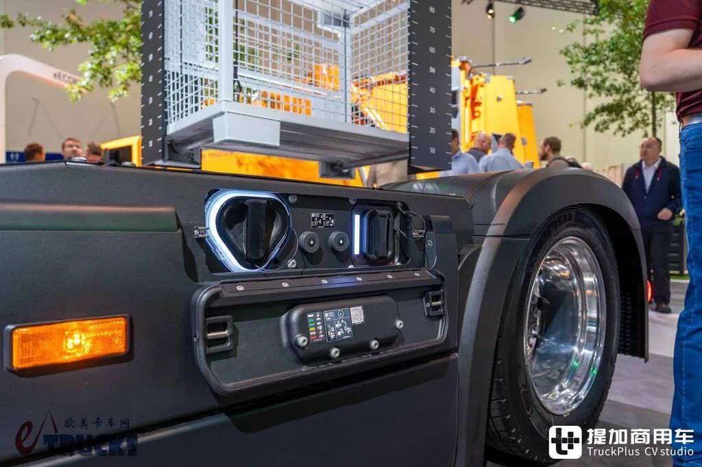 2026IAA：长途电动重卡也能玩低鞍座？奔驰eActros Lowliner牵引车深度实拍评测 - 第13张