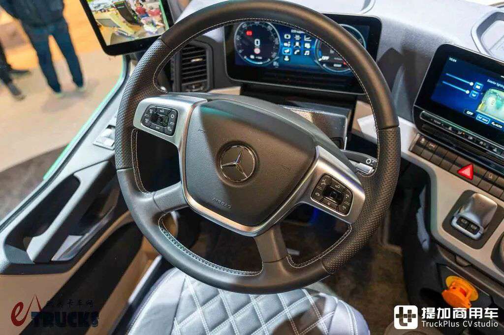 2026IAA：长途电动重卡也能玩低鞍座？奔驰eActros Lowliner牵引车深度实拍评测 - 第18张
