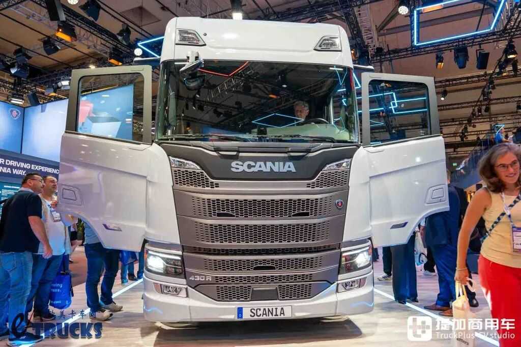 2026IAA：全新前脸、隐藏门把手，还有电子后视镜？斯堪尼亚新款Dynamic 430 R牵引车深度实拍评测 - 第2张