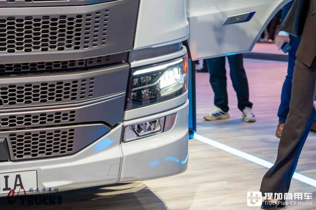 2026IAA：全新前脸、隐藏门把手，还有电子后视镜？斯堪尼亚新款Dynamic 430 R牵引车深度实拍评测 - 第6张