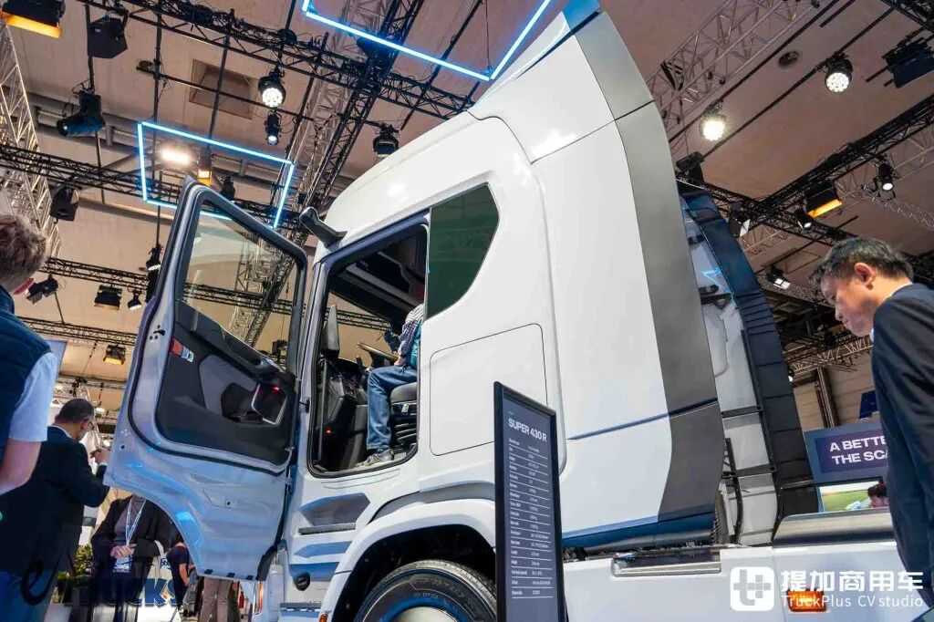 2026IAA：全新前脸、隐藏门把手，还有电子后视镜？斯堪尼亚新款Dynamic 430 R牵引车深度实拍评测 - 第28张